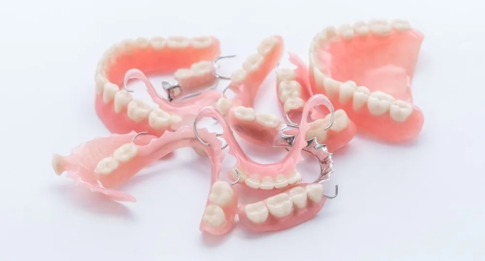 Custom Dental Prosthesis: Restore Your Smile
